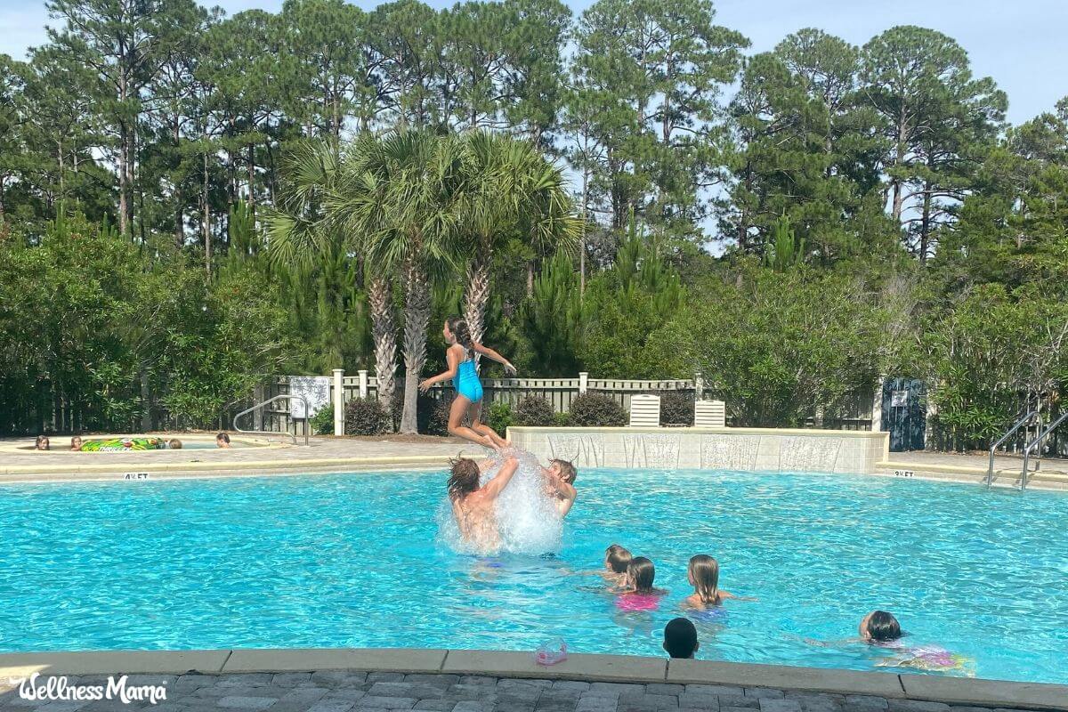 is chlorine in swimming pools safe
