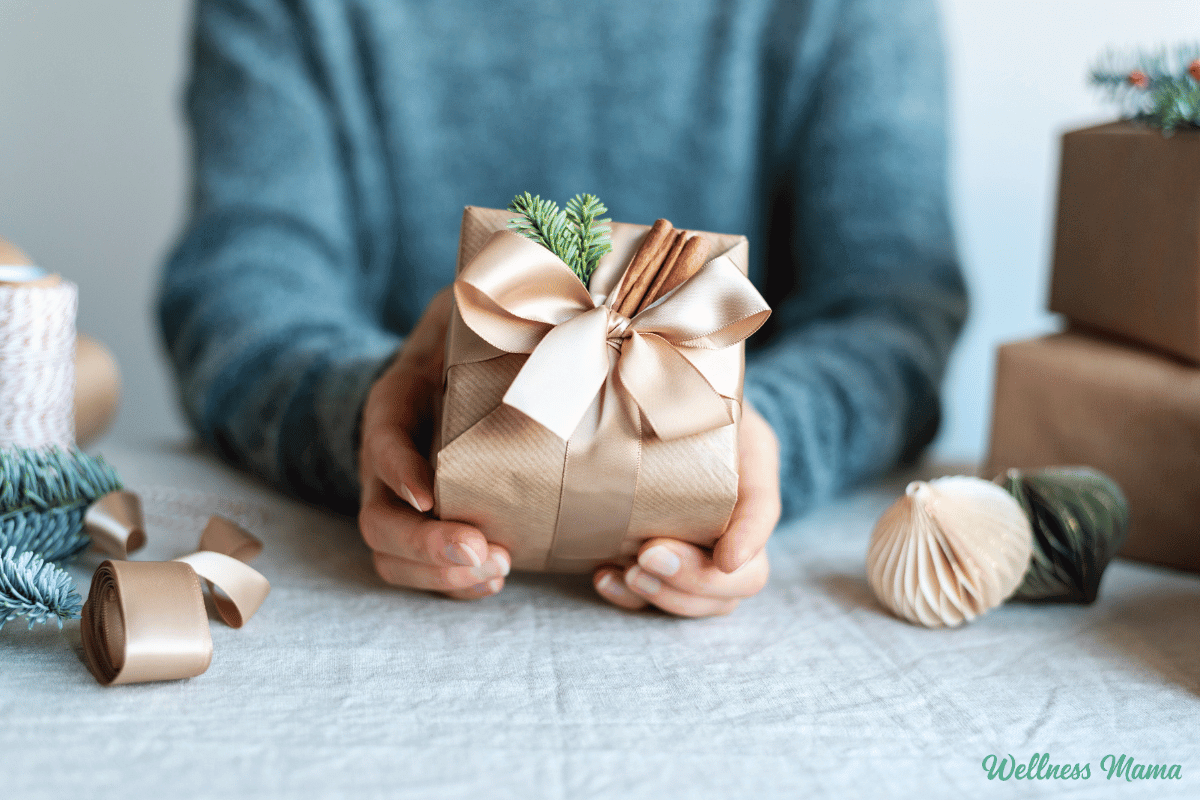 2025 Ultimate Holiday Gift-Giving Guide for the Whole Family (Natural + Eco-Friendly)